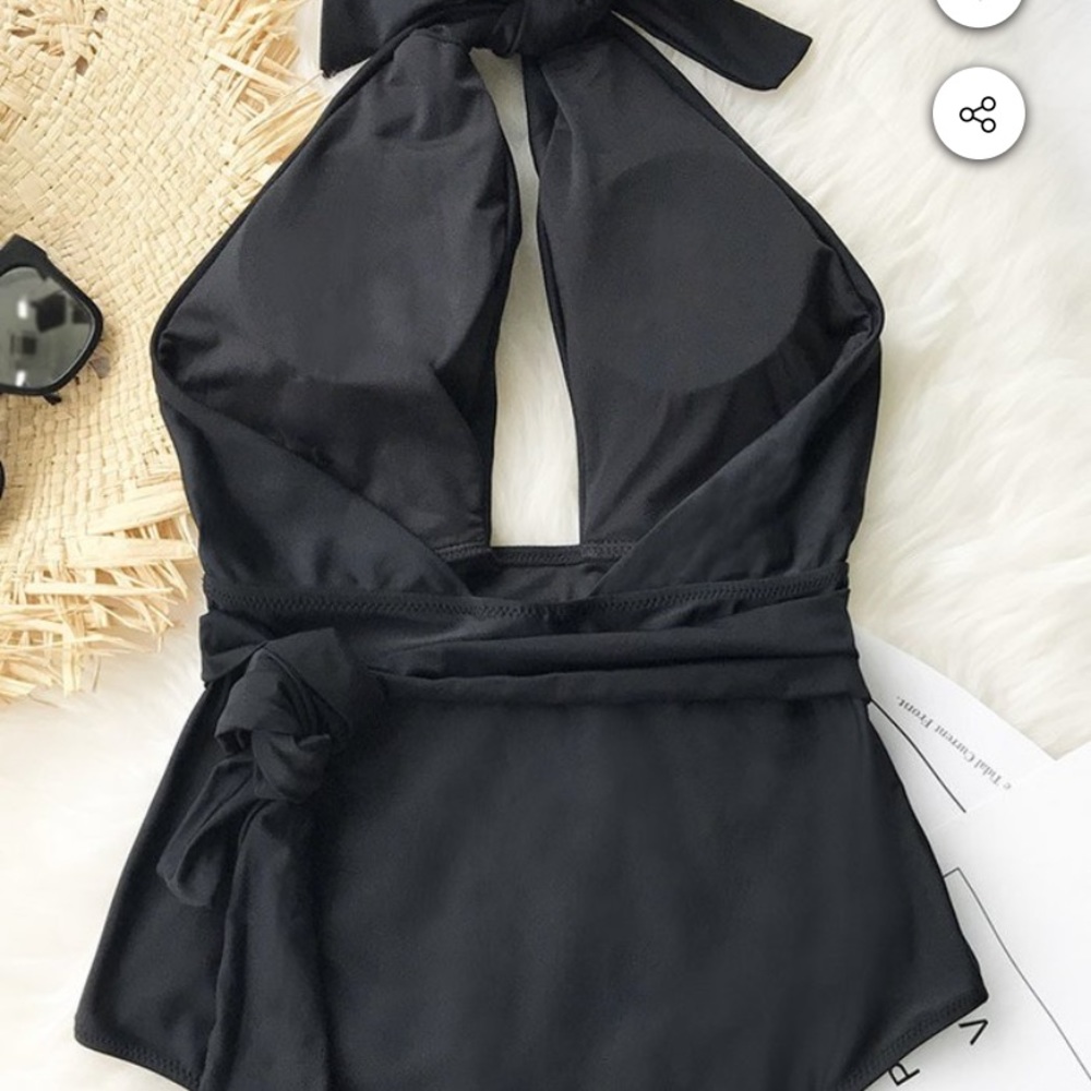 Cupshe ETERNAL MYSTERY SOLID ONE-PIECE SWIMSUIT
